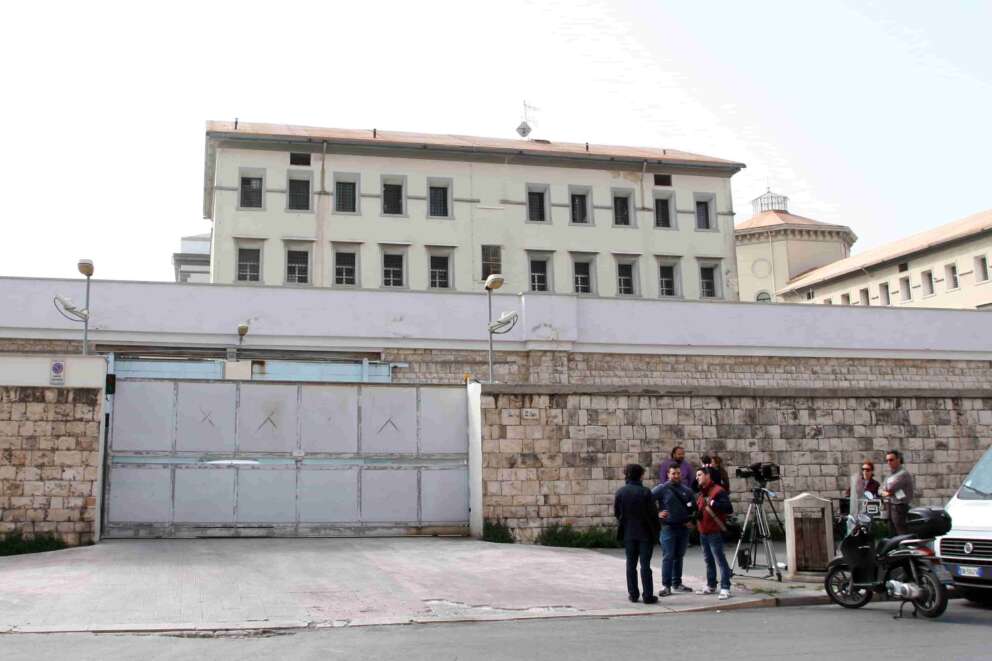 Tortura di Stato nel carcere di Bari, nove agenti condannati per aver pestato un detenuto con problemi psichici