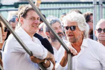 Grillo sfida Conte per la leadership dei 5 Stelle: “Servono idee radicali e visionarie, lui dice solo tre cose”