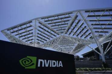 Nvidia, cos’è la società che vale di più al mondo: azioni alle stelle grazie ai chip per l’intelligenza artificiale