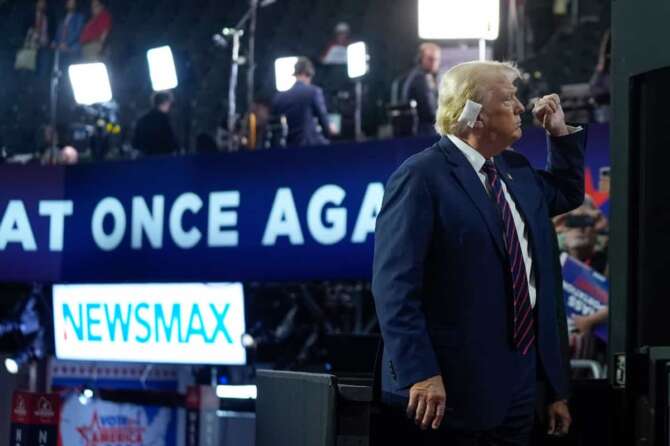 Republican presidential candidate former President Donald Trump prepares to depart after the third day of the Republican National Convention at the Fiserv Forum, Wednesday, July 17, 2024, in Milwaukee. (AP Photo/Evan Vucci) Associated Press / LaPresse Only italy and Spain