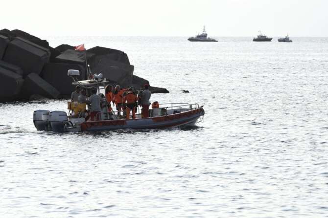 Naufragio dello yacht: i giornali ci raccontano tutto delle 7 vittime, ma nulla dei mille migranti morti nel 2024