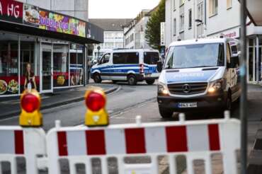 Solingen, strage in Germania alla “festa della diversità” rivendicata dall’Isis: 3 morti, arrestato cittadino siriano