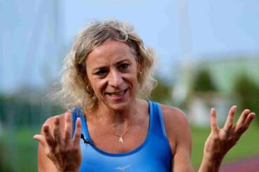 Valentina Petrillo, la prima atleta paralimpica italiana transgender: la disabilità da ipovedente, il figlio e l’ex moglie