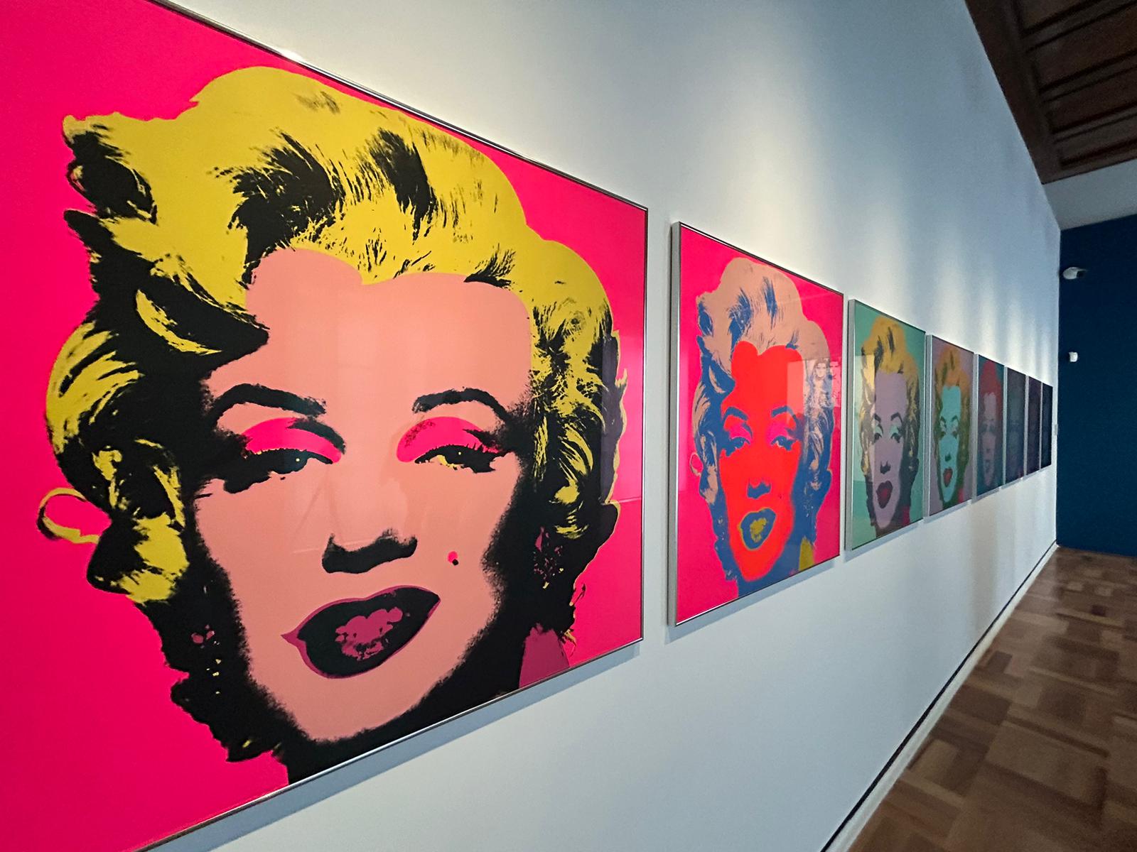 Andy Warhol a Napoli, la mostra del mito della Pop-Art con Elvis, Marilyn e Mao: “Maradona? Lo avrebbe ritratto”