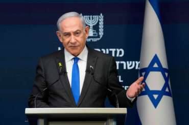 Libano, incursione israeliana via terra sempre più vicina: Netanyahu promette “libertà” dal regime agli iraniani