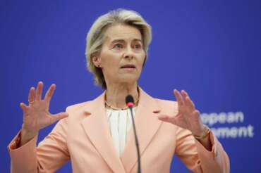 Commissione von der Leyen, Ursula sposta Bruxelles a destra: il caso Fitto e i “falchi” del rigore e della guerra