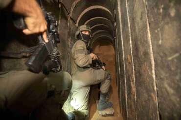 Dove sono gli ostaggi israeliani, la speranza dopo il ritrovamento della mappa dei tunnel di Hamas