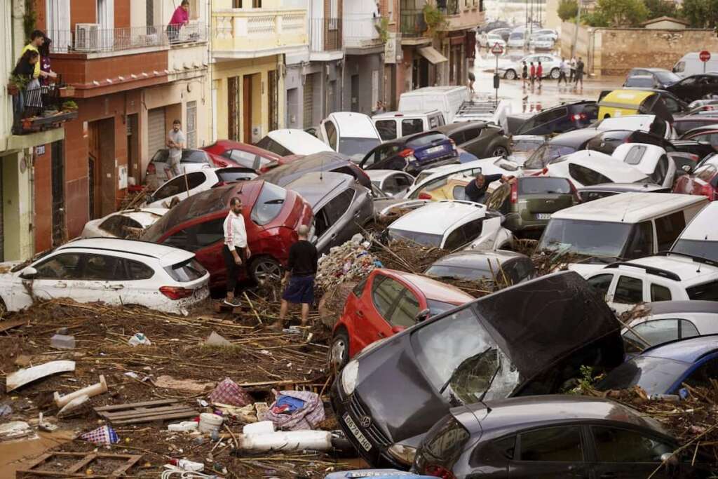 Maltempo In Spagna, Alluvione Devasta La Regione Di Valencia: Oltre 60 ...