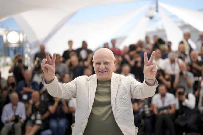 Peppe Lanzetta poses for photographers at the photo call for the film ‘Parthenope’ at the 77th international film festival, Cannes, southern France, Wednesday, May 22, 2024. (Photo by Andreea Alexandru/Invision/AP) Associated Press/LaPresse