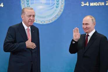 Siria nel caos, la telefonata Putin-Erdogan: “Ferma l’aggressione terroristica dei ribelli jihadisti”