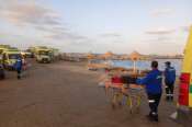 FOTO DI REPERTORIO Rescuers wait on the beach of Marsa Alam, Egypt, Monday, Nov. 25, 2024 after a tourist yacht sank in the Red Sea following warnings about rough seas. (AP Photo)