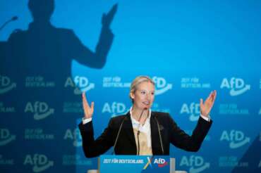 Alice Weidel è la candidata dell’Afd alle elezioni in Germania: chi è la leader dell’estrema destra appoggiata da Elon Musk