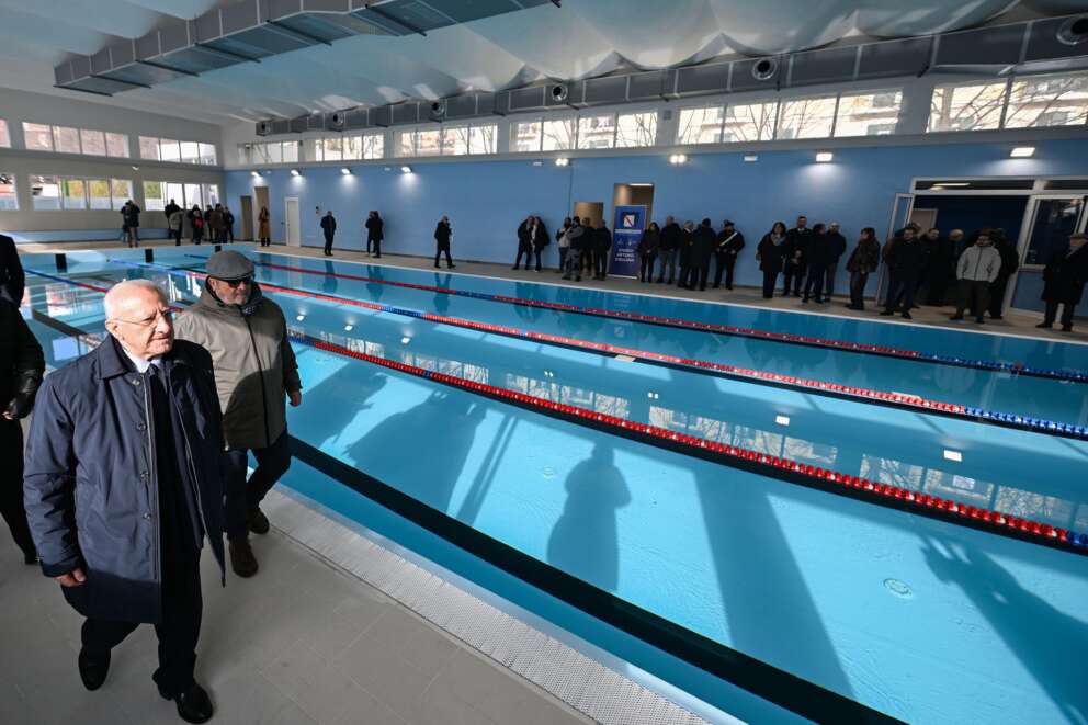 Com’è la piscina dello stadio Collana appena inaugurata a Napoli: le foto